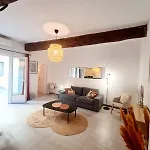 Appartement Intra Muros Avec Cour Privee