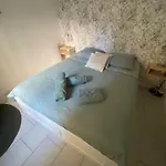 Appartement Intra Muros Avec Cour Privee